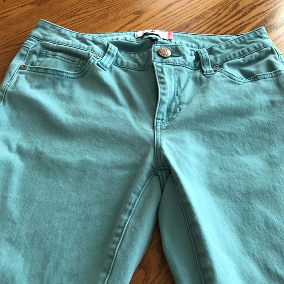 CAbi Skinny Jean - Picture 3 of 4